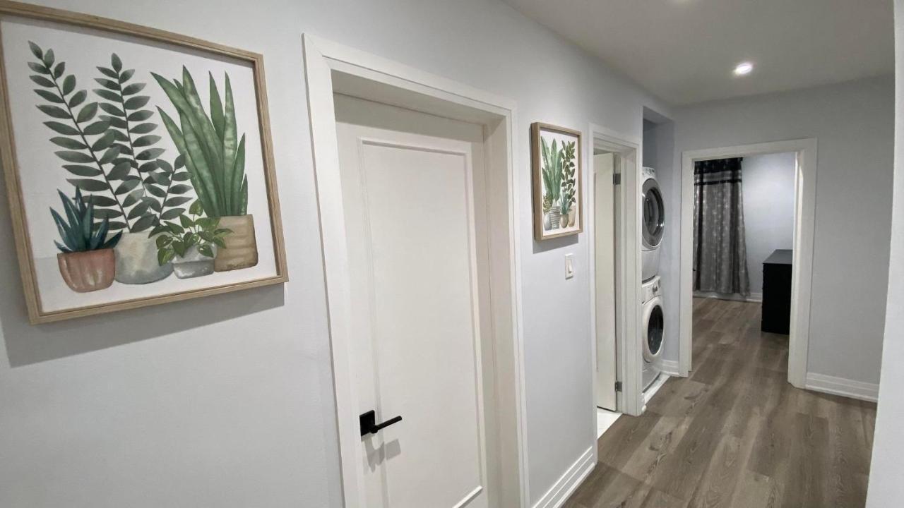 Spectacular 3 Bedroom 2 Wr House - Close To Airport Торонто Екстериор снимка